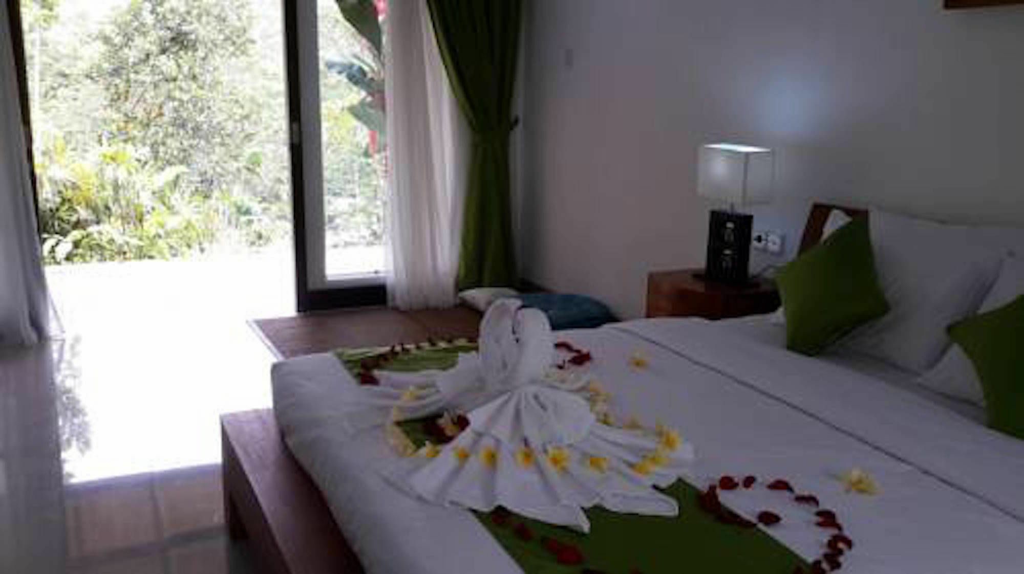 The Aura Shanti Retreat Baturiti エクステリア 写真
