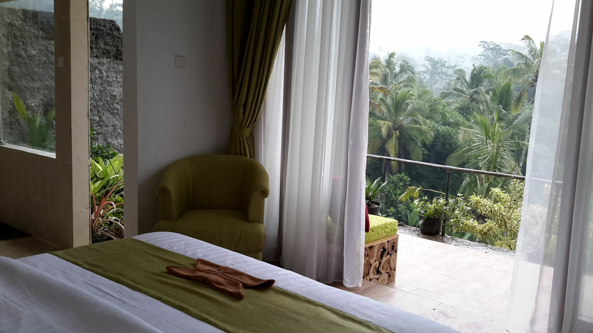 The Aura Shanti Retreat Baturiti エクステリア 写真